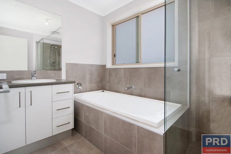 2/241 Lawrence Street WODONGA 4