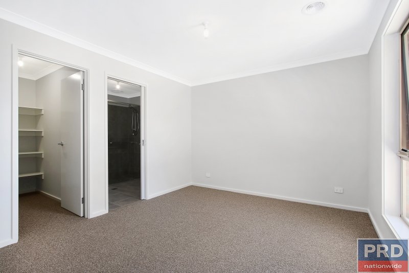 2/241 Lawrence Street WODONGA 5