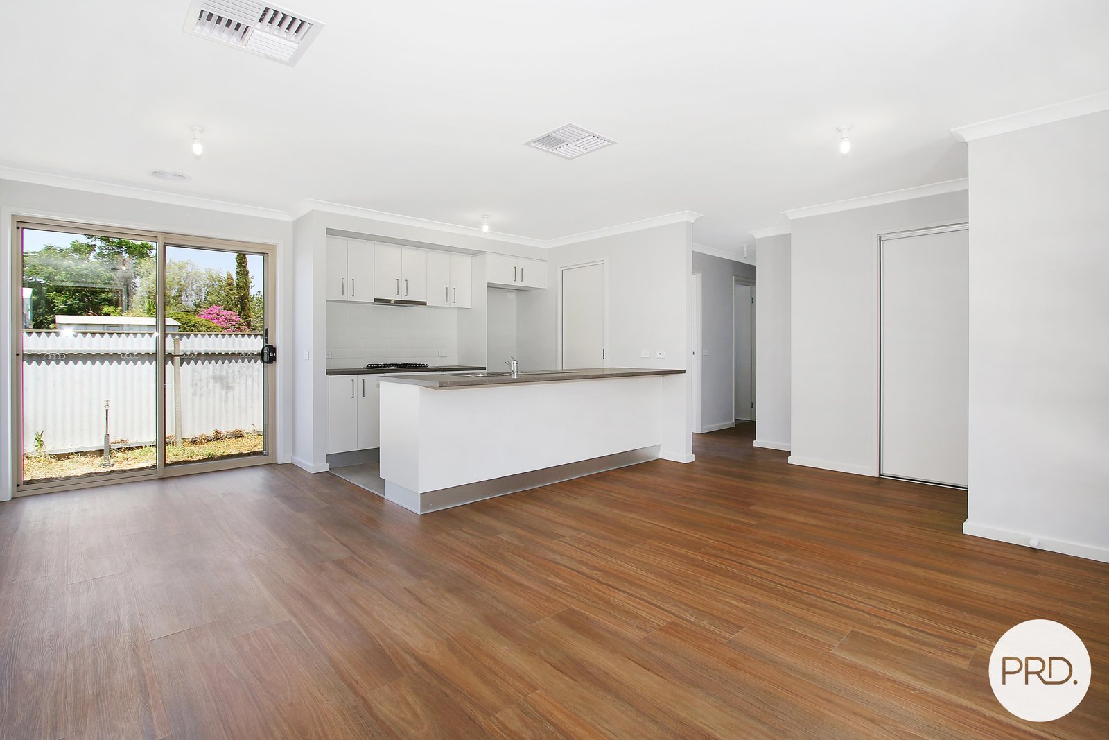 2/241 Lawrence Street WODONGA 4