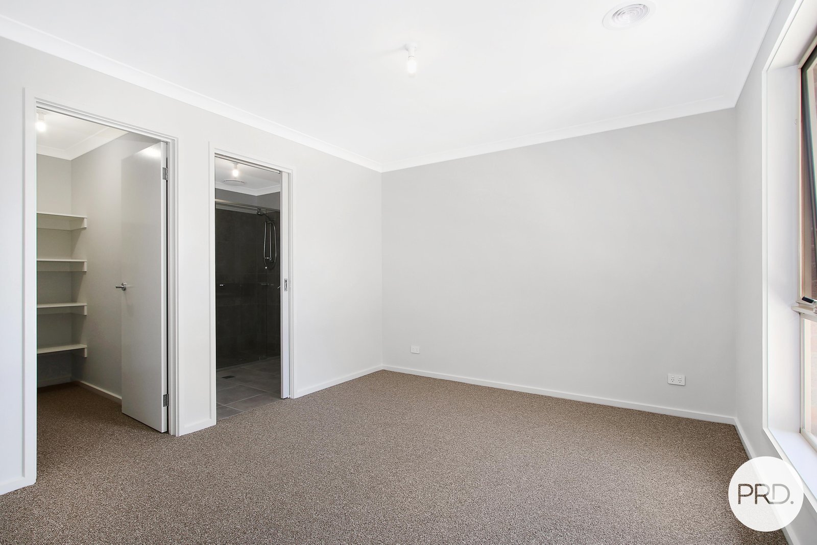 2/241 Lawrence Street WODONGA 5