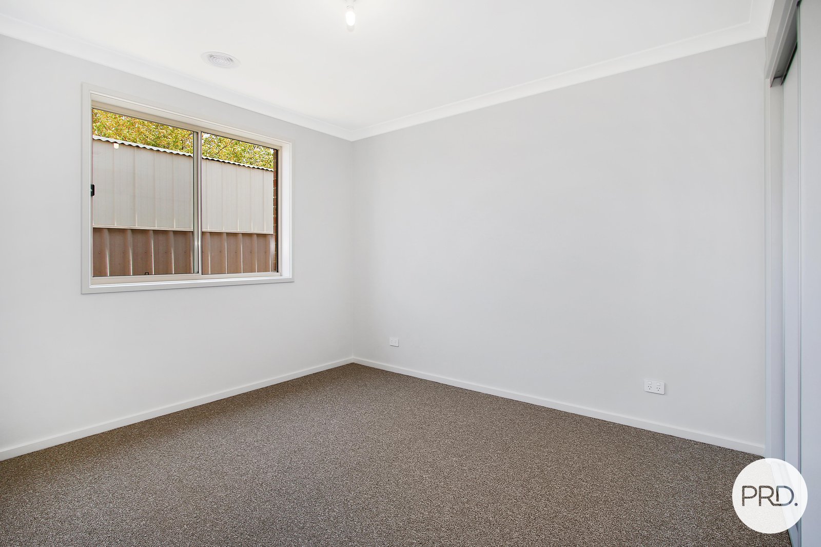 2/241 Lawrence Street WODONGA 7