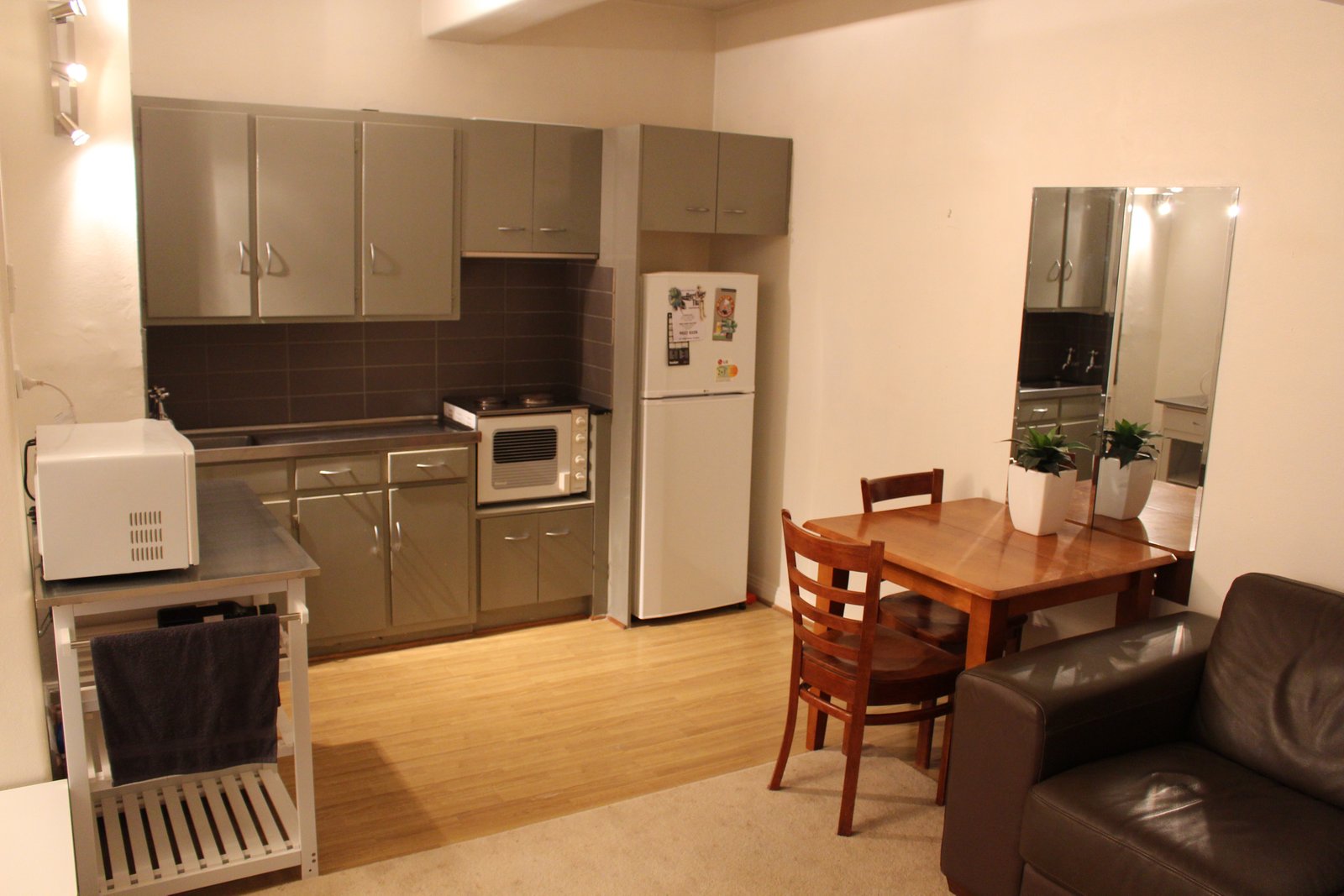 Gallery: 22/42 Waterloo Crescent