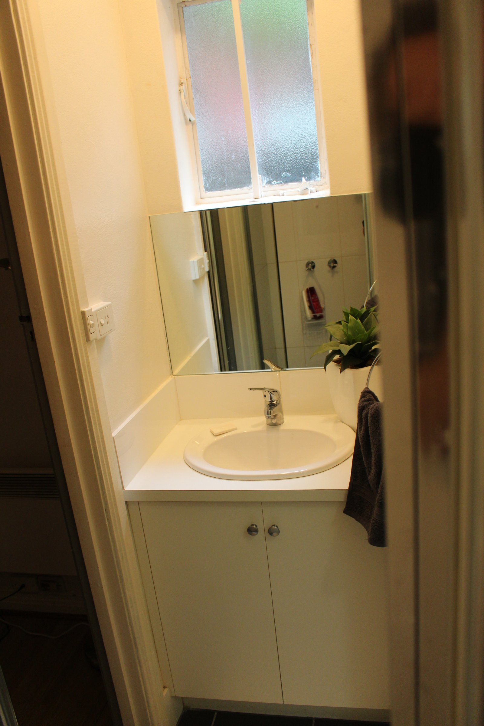 Gallery: 22/42 Waterloo Crescent