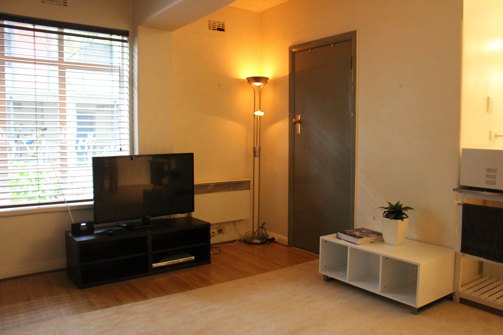 Gallery: 22/42 Waterloo Crescent