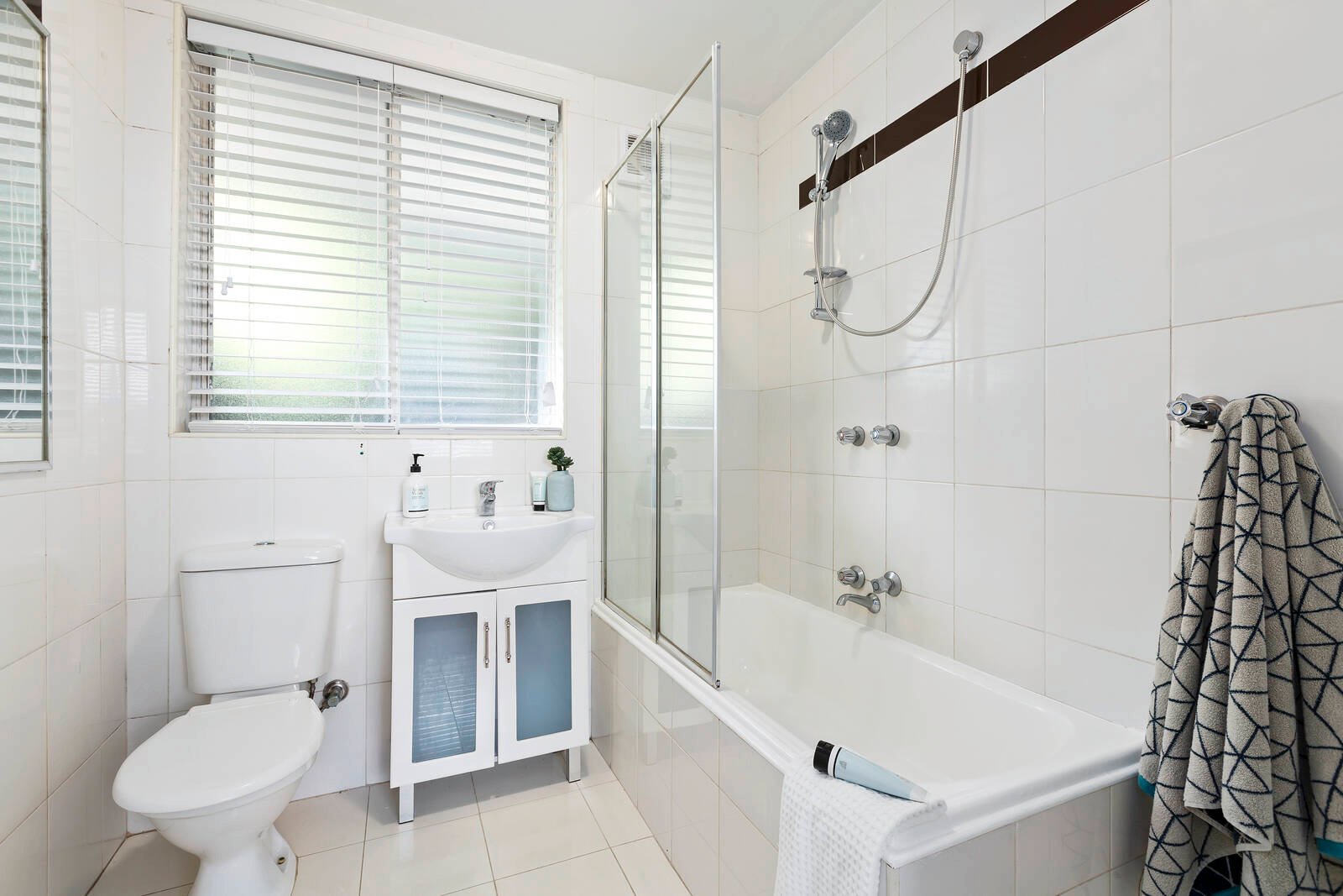 Real Estate and Property in 2/245 Hotham Street, Ripponlea, VIC