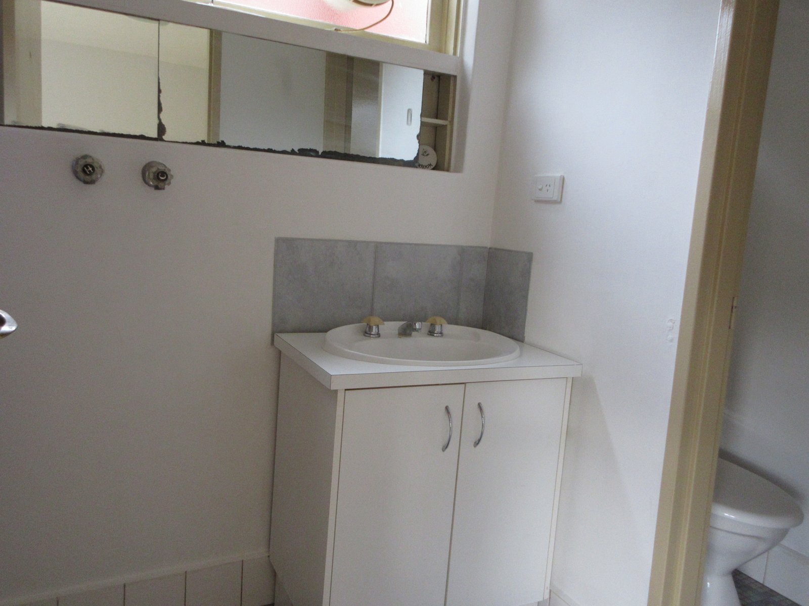 Gallery: 2/245 Murrumbeena Road