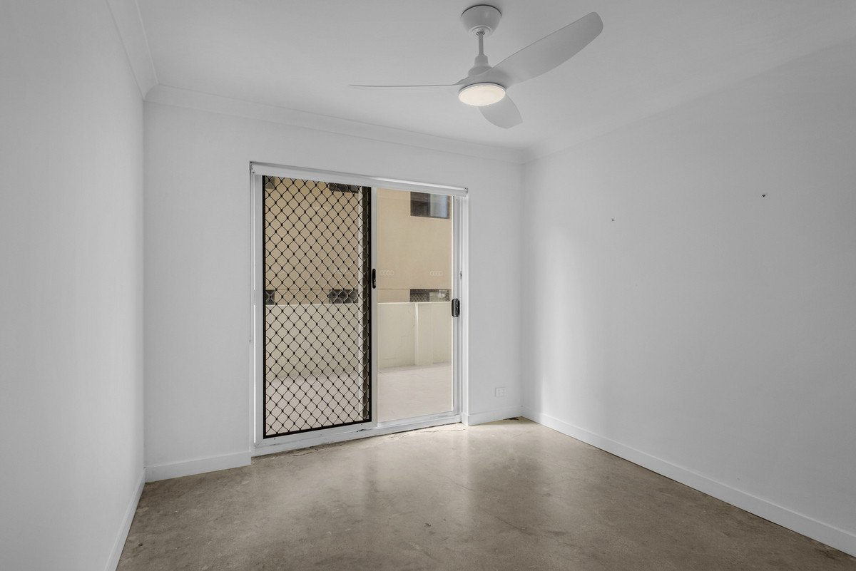 2/246 Jefferson Lane Palm Beach 9