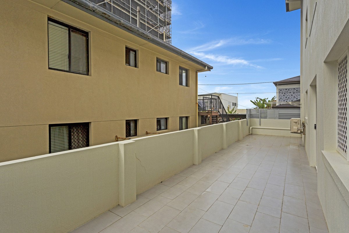 2/246 Jefferson Lane Palm Beach 10