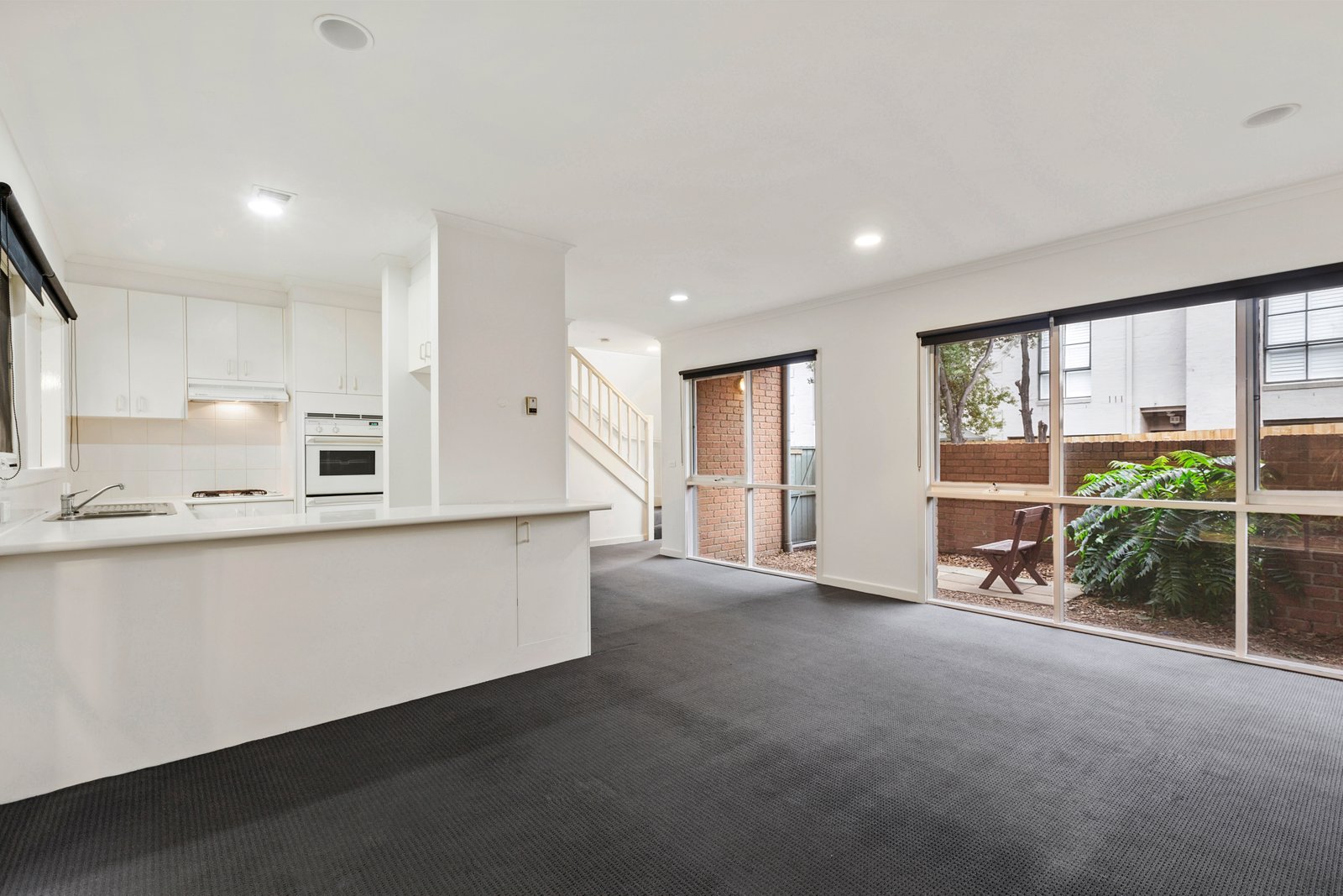 Gallery: 2/248 Dandenong Road