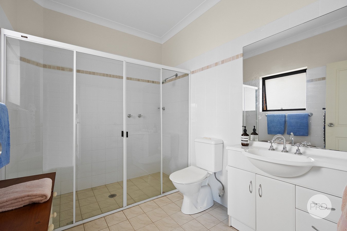 2/25-27 Henry Lawson Drive PEAKHURST 13