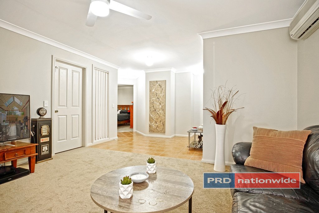 2/25 Barker Street CAMBRIDGE PARK 2