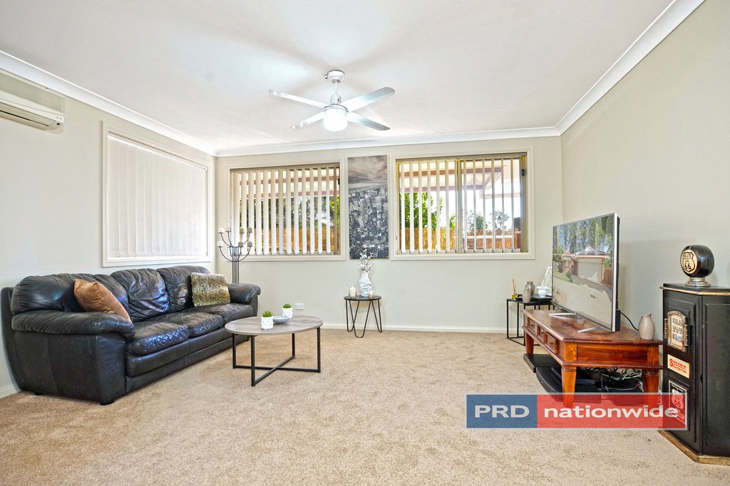 2/25 Barker Street CAMBRIDGE PARK 3