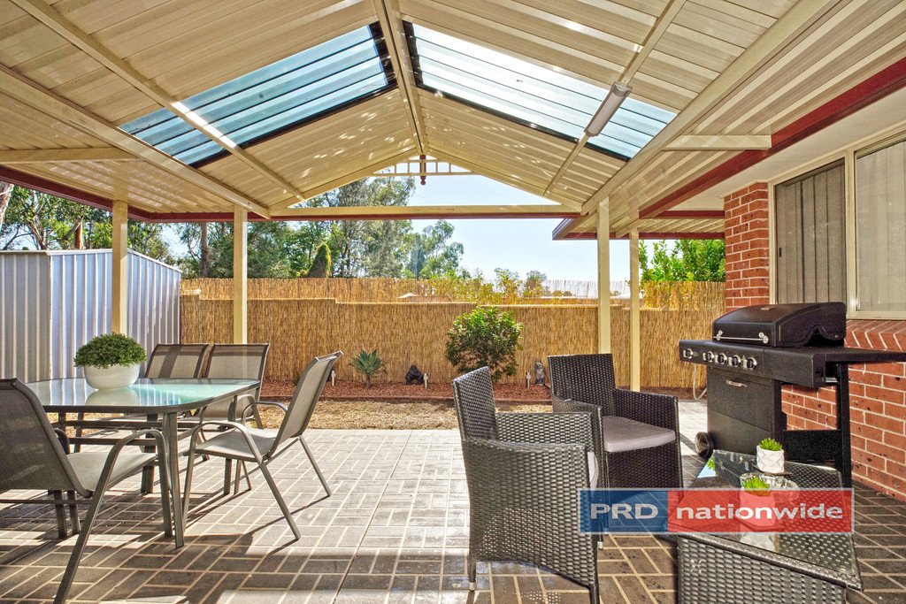 2/25 Barker Street CAMBRIDGE PARK 9