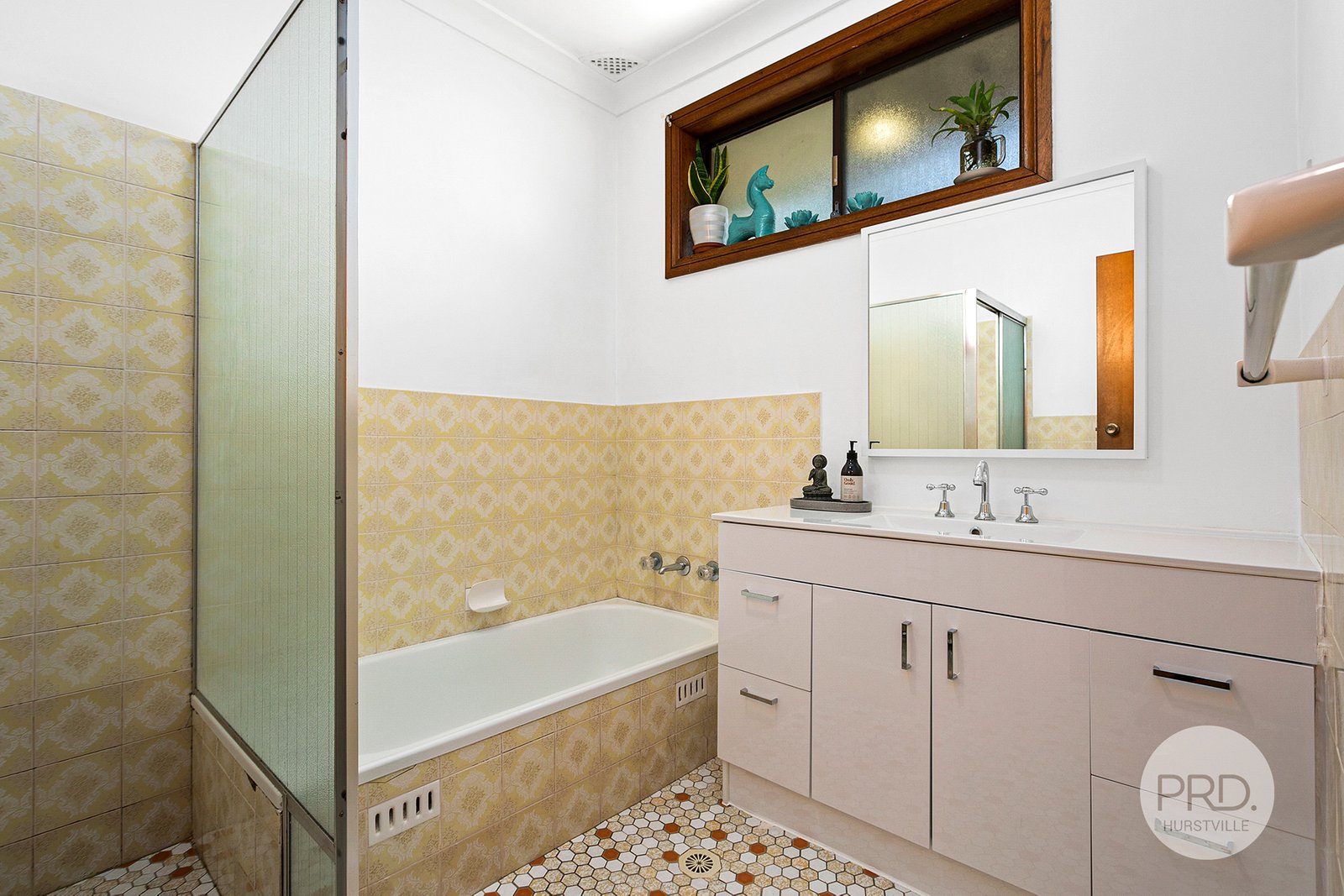 2/25 Bassett Street HURSTVILLE 6
