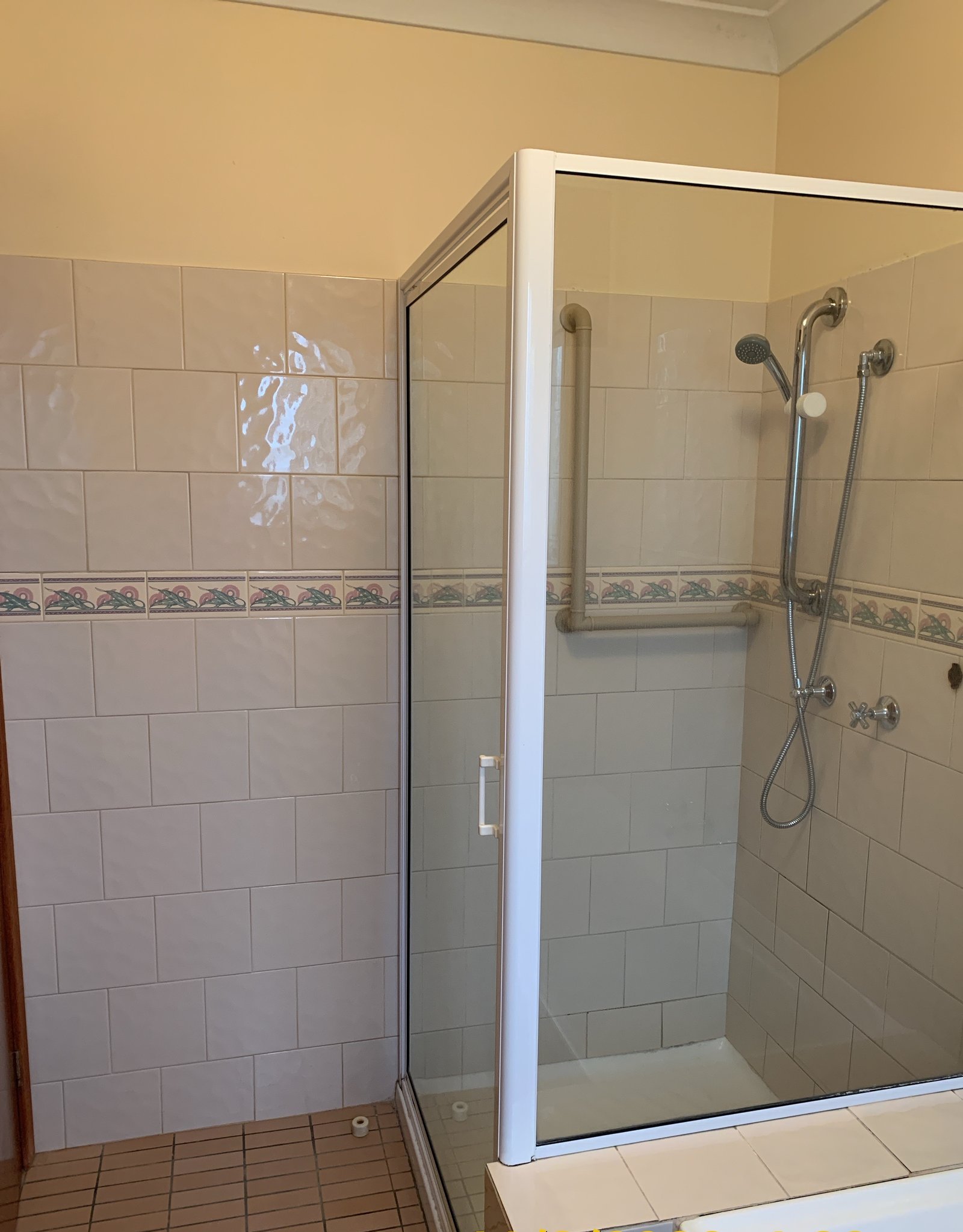 2/25 Bottlebrush Drive TUMUT 4