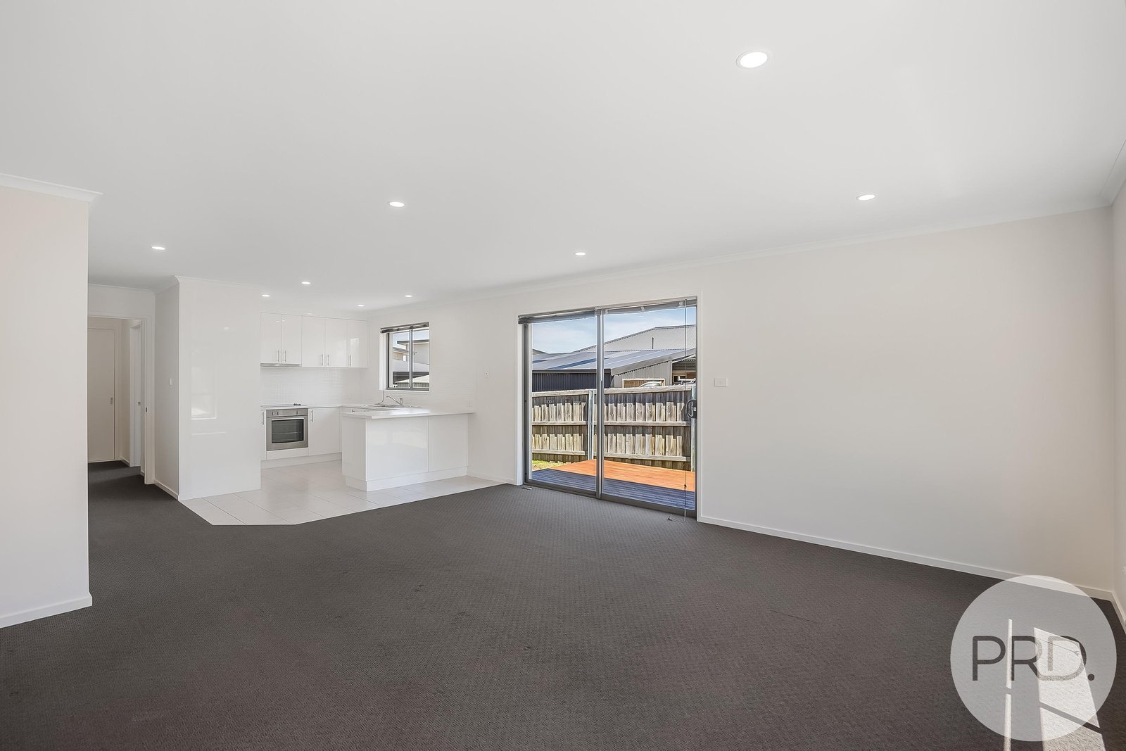 2/25 Cavenor Drive OAKDOWNS 5