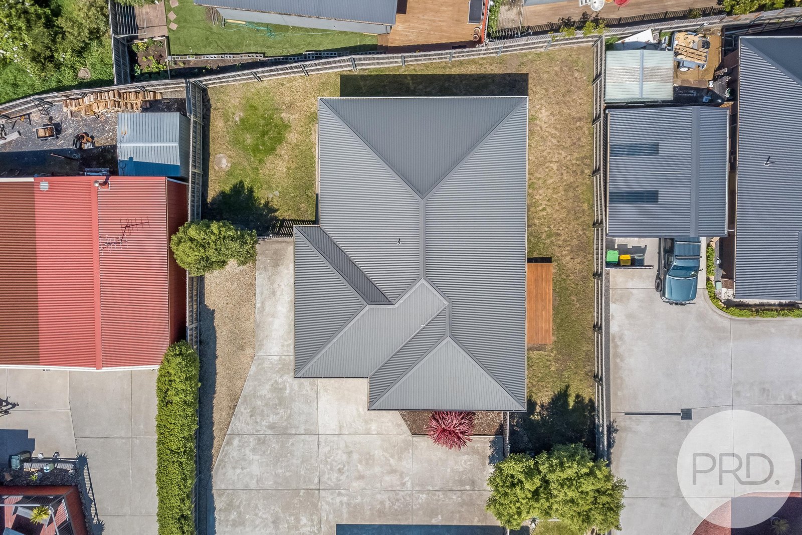 2/25 Cavenor Drive OAKDOWNS 12