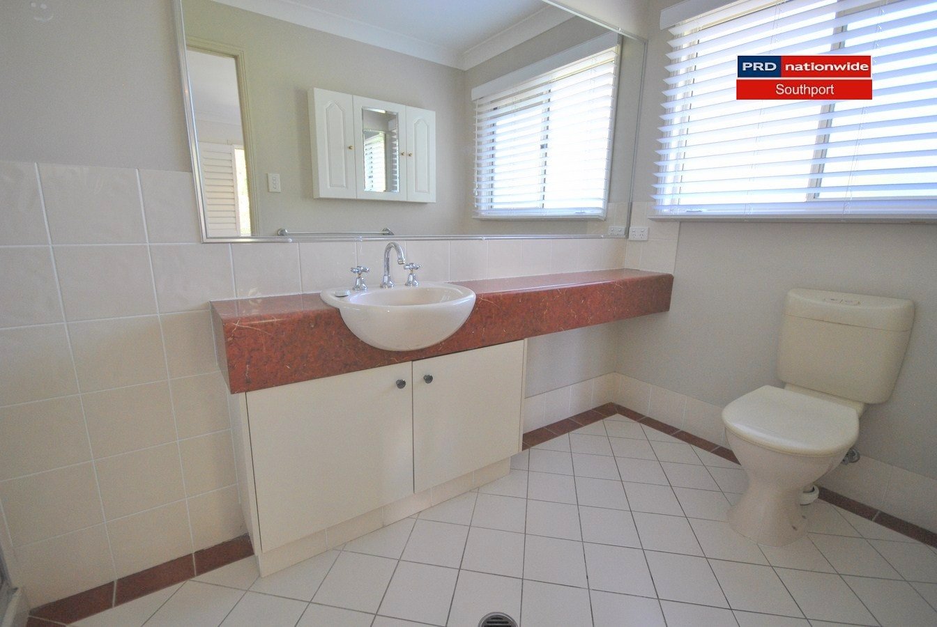 2/25 Charlton Street SOUTHPORT 10