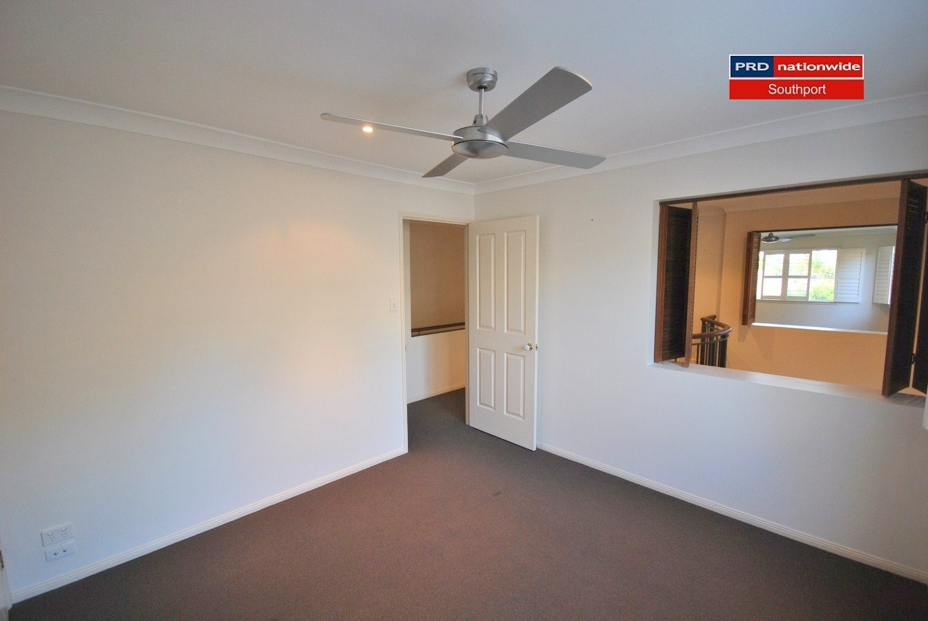 2/25 Charlton Street SOUTHPORT 11