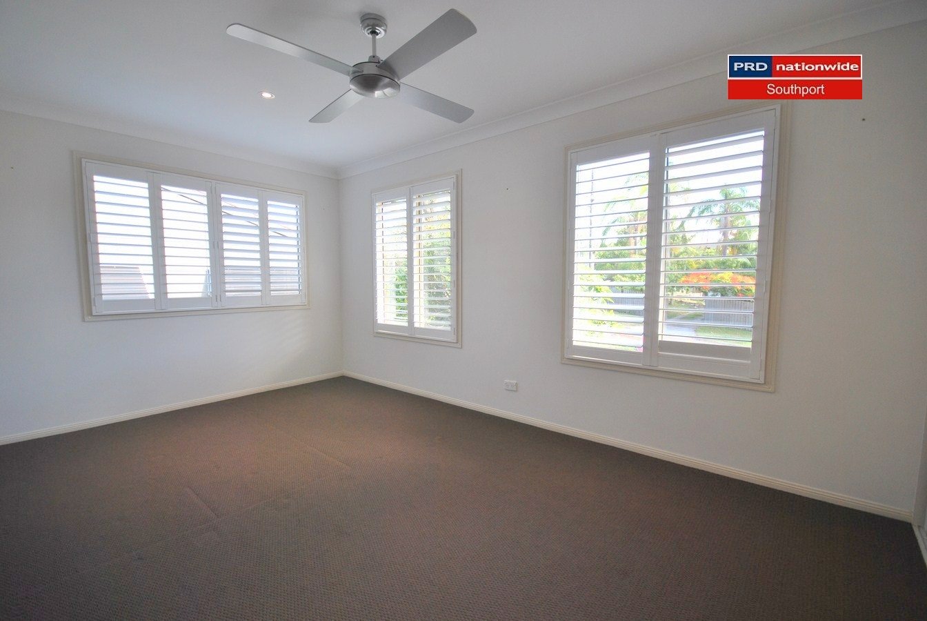 2/25 Charlton Street SOUTHPORT 12