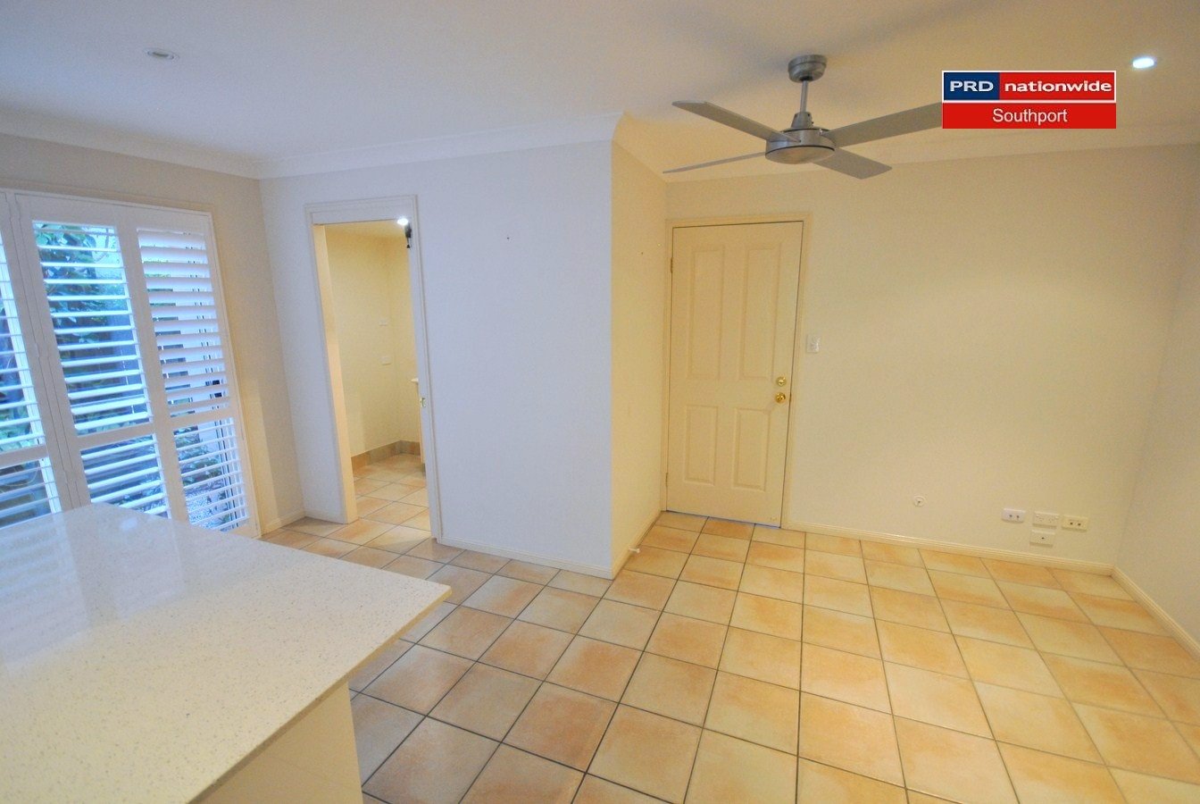 2/25 Charlton Street SOUTHPORT 16