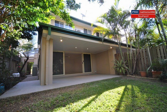 2/25 Charlton Street SOUTHPORT 17
