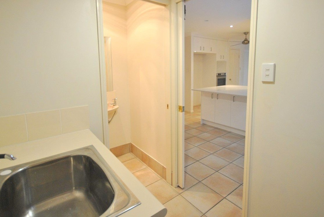 2/25 Charlton Street SOUTHPORT 10