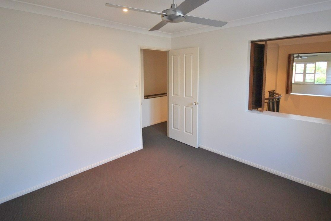 2/25 Charlton Street SOUTHPORT 11