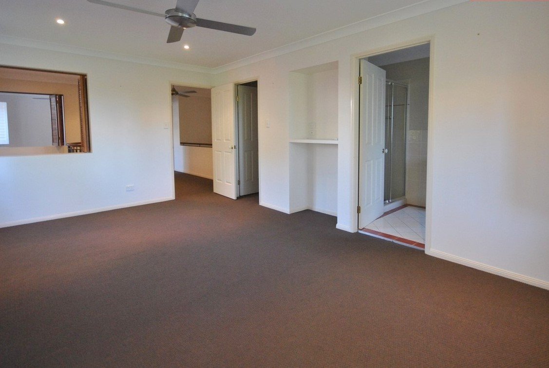 2/25 Charlton Street SOUTHPORT 12
