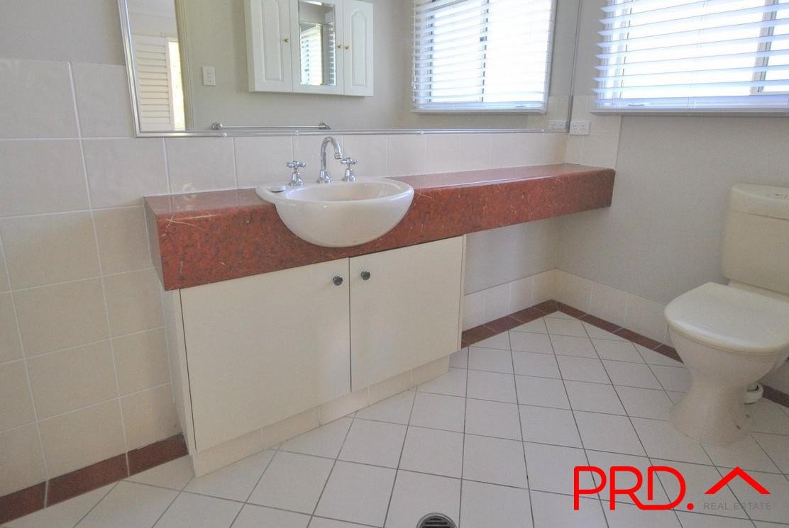 2/25 Charlton Street SOUTHPORT 9