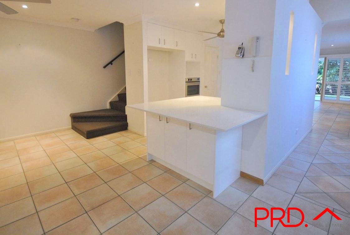 2/25 Charlton Street SOUTHPORT 6