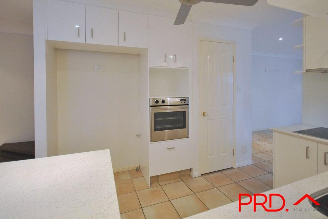 2/25 Charlton Street SOUTHPORT 7