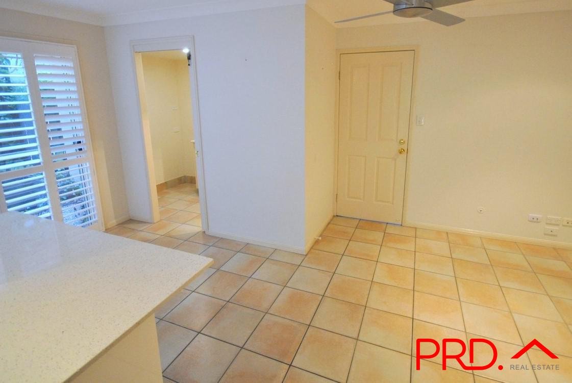 2/25 Charlton Street SOUTHPORT 8