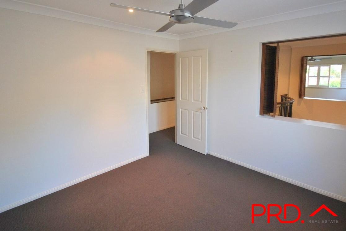 2/25 Charlton Street SOUTHPORT 11