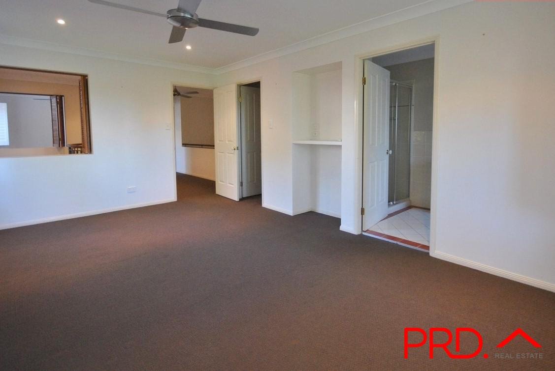 2/25 Charlton Street SOUTHPORT 12