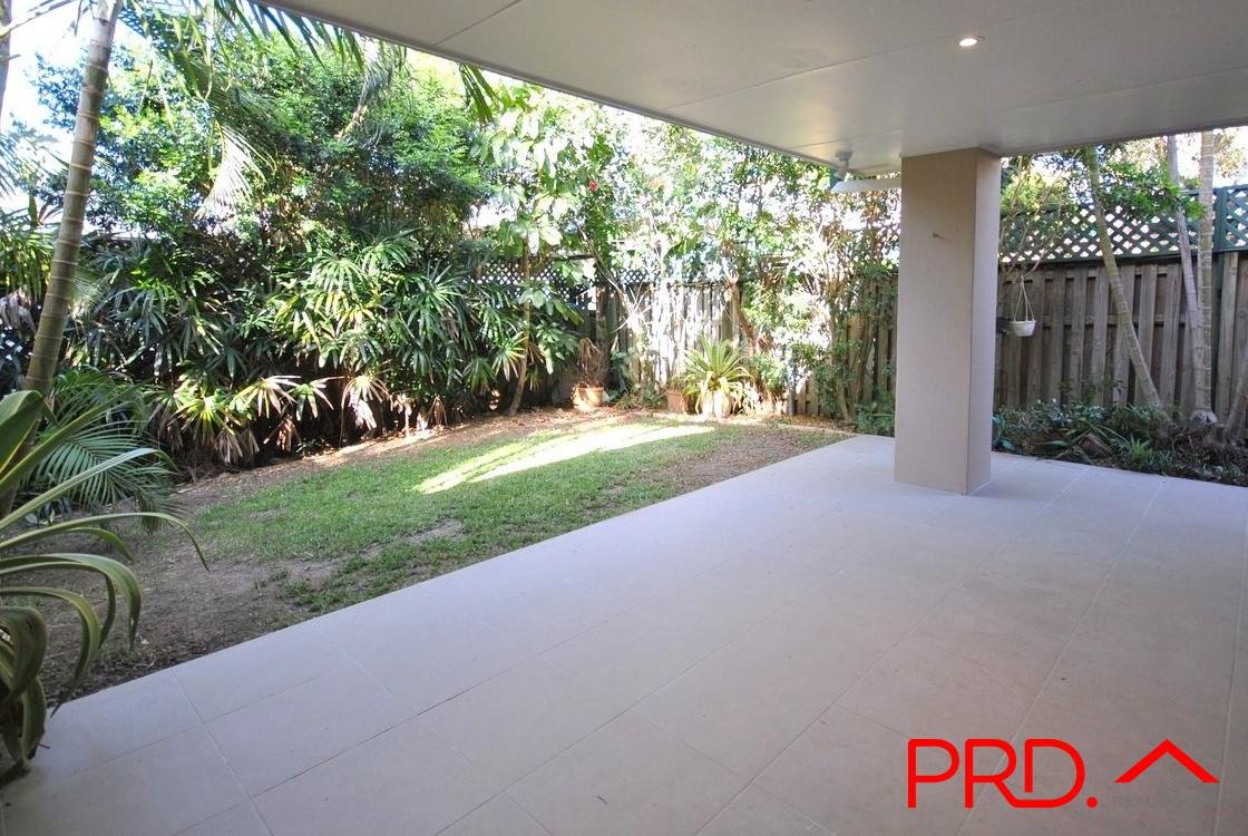 2/25 Charlton Street SOUTHPORT 21