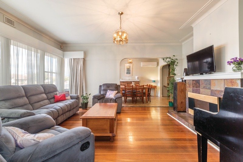 Gallery: 225 Dowling Street