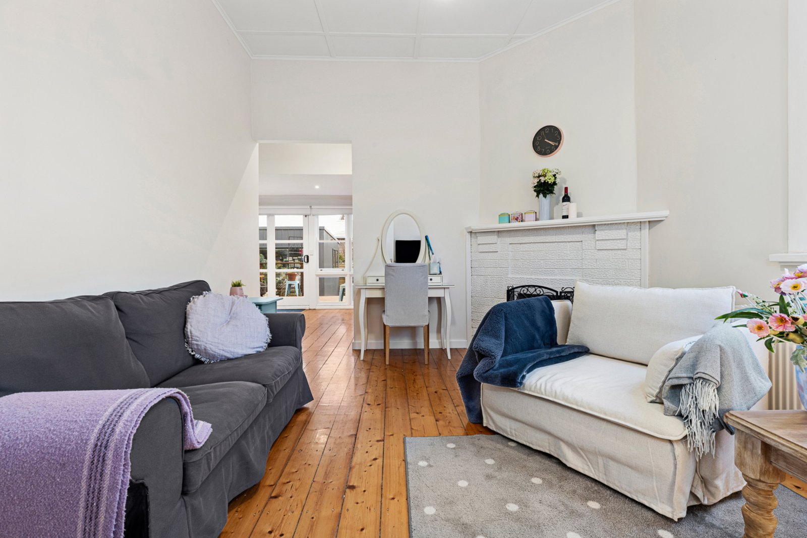 Gallery: 225 Drummond Street South