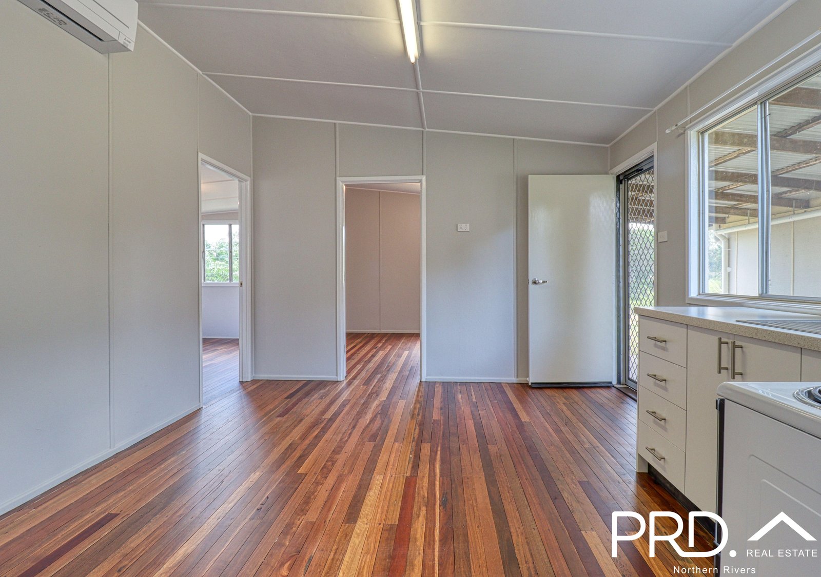 2/25 East Street CASINO 5