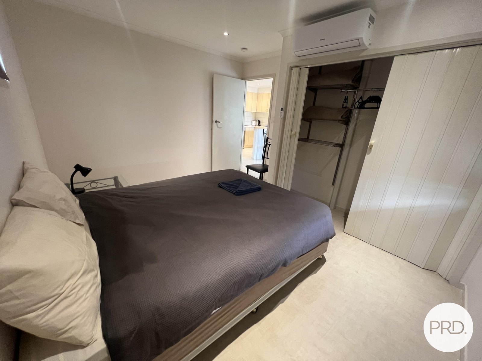 2/25 Edlorowa Street SUN VALLEY 8