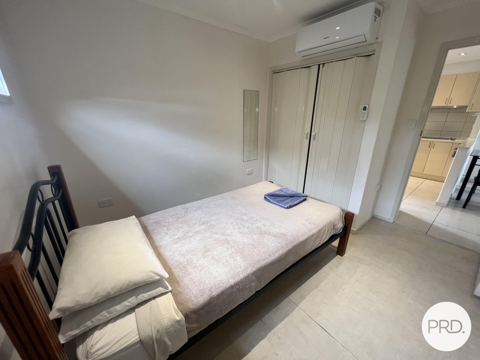 2/25 Edlorowa Street SUN VALLEY 9