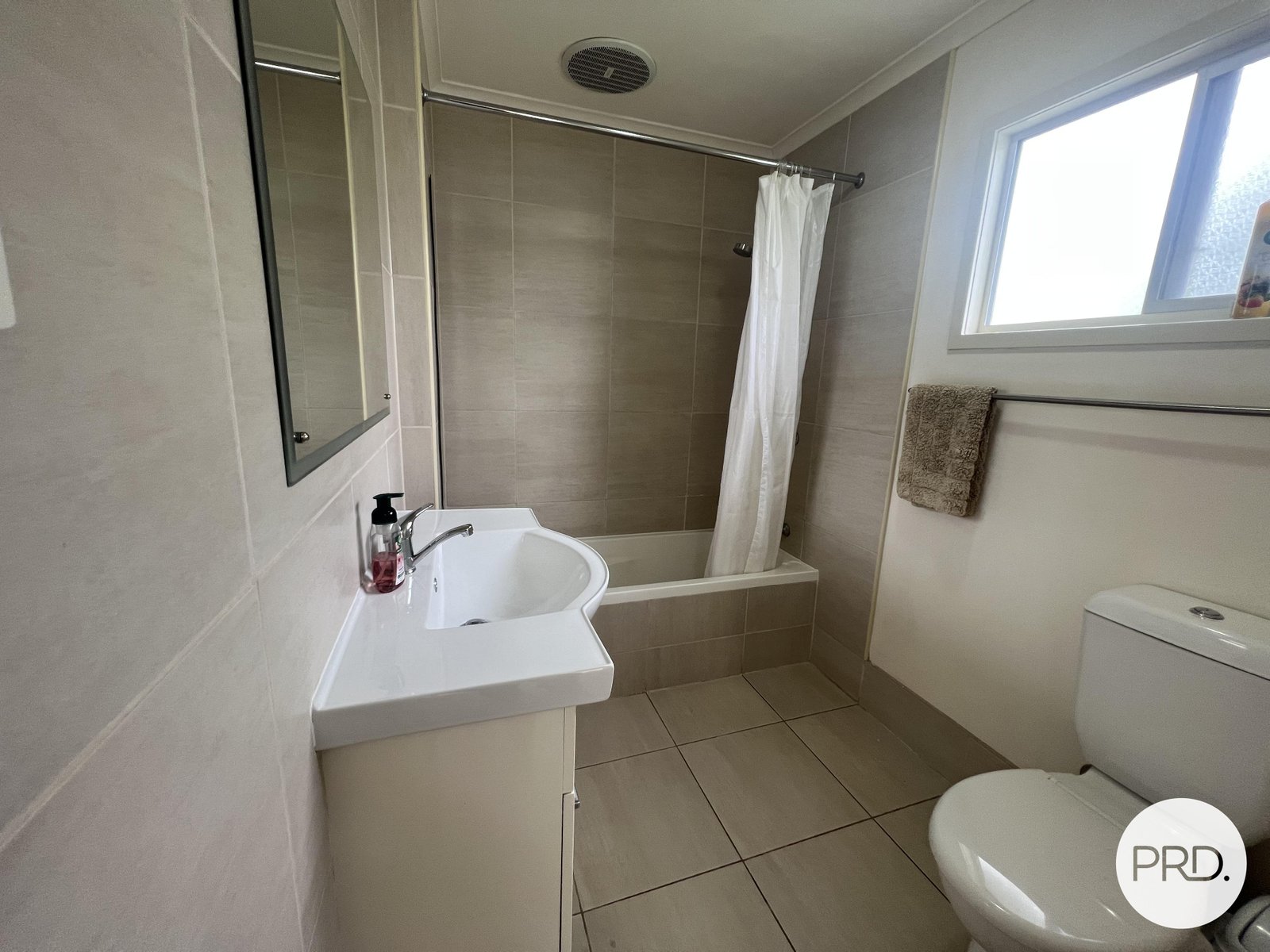 2/25 Edlorowa Street SUN VALLEY 10