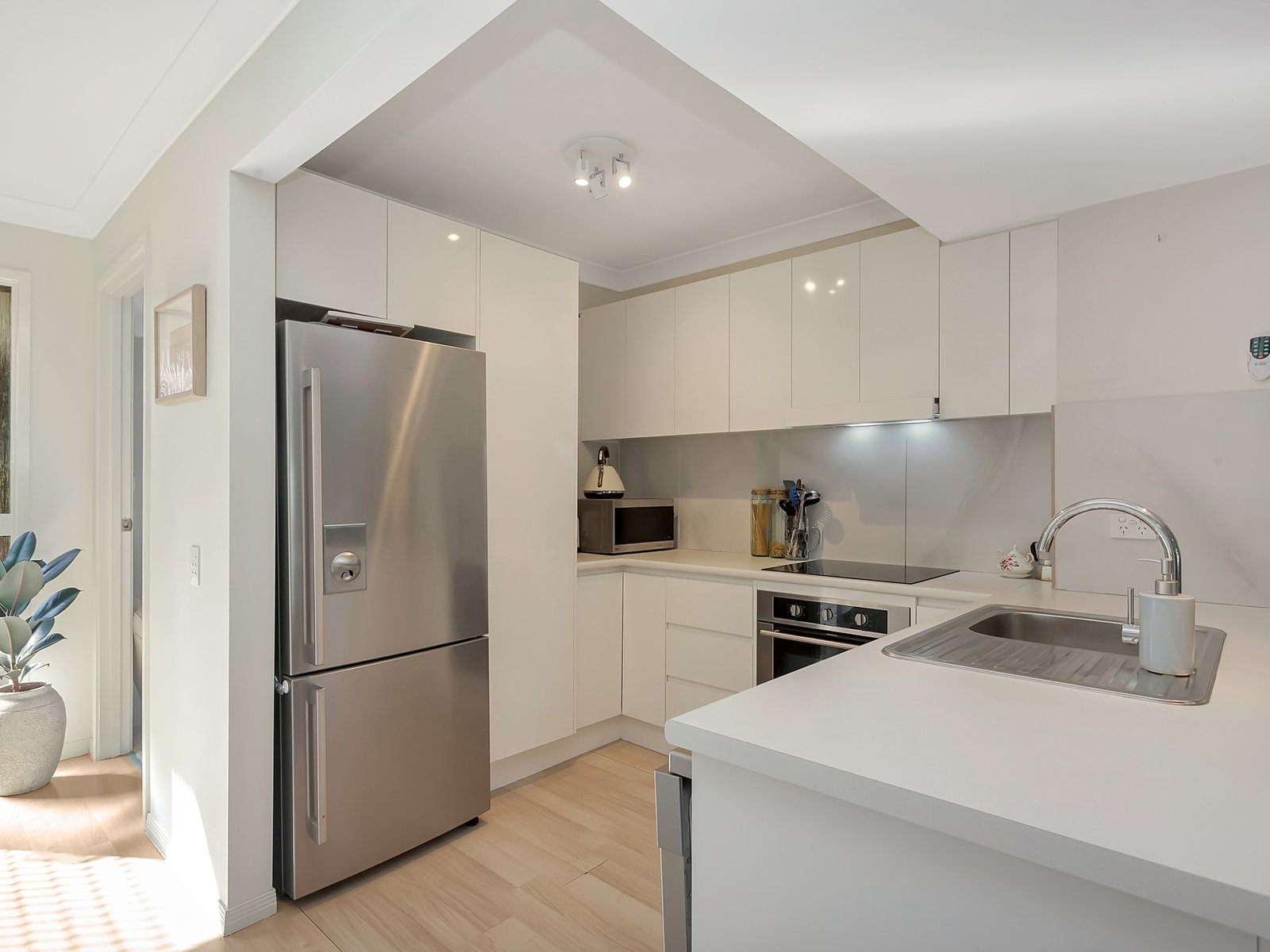 22/5 Galeen Drive BURLEIGH WATERS 2