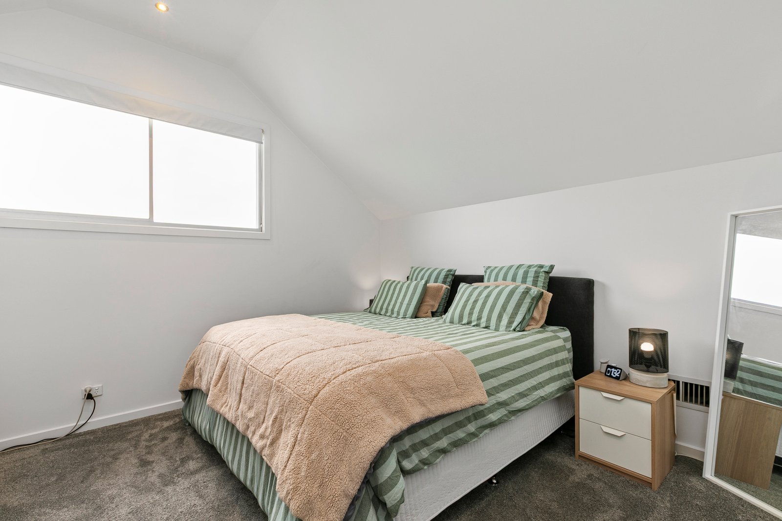 Gallery: 2/25 Jeffrey Avenue