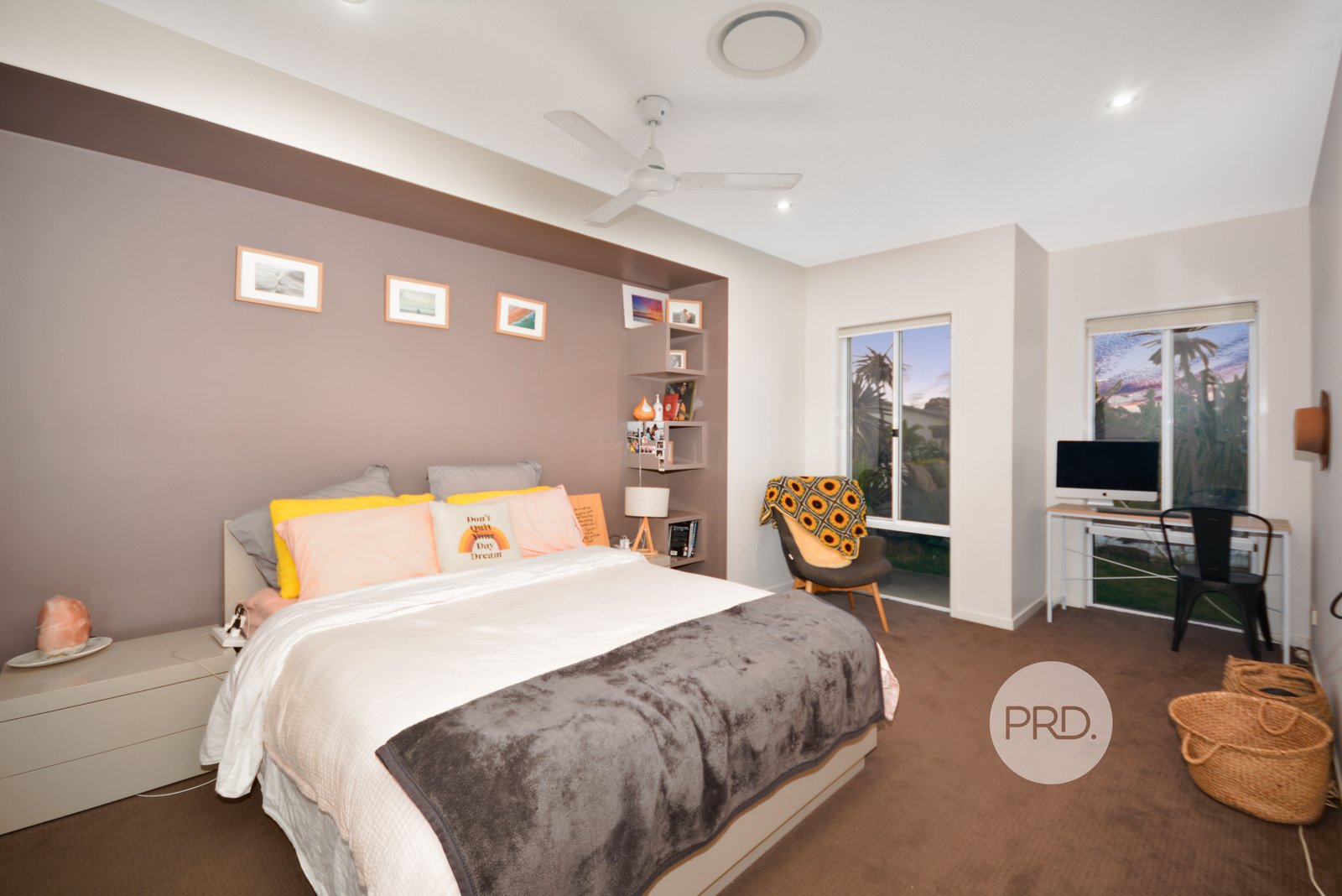 2/25 Kellehers  POTTSVILLE 5