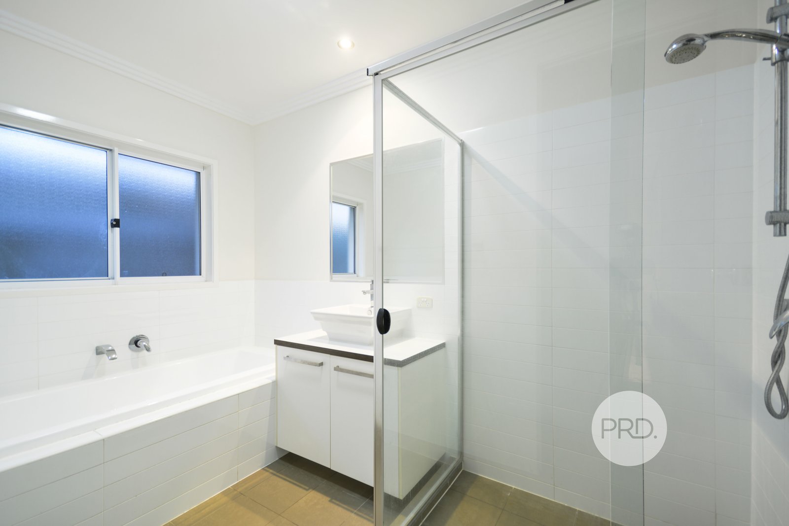 2/25 Kellehers  POTTSVILLE 9