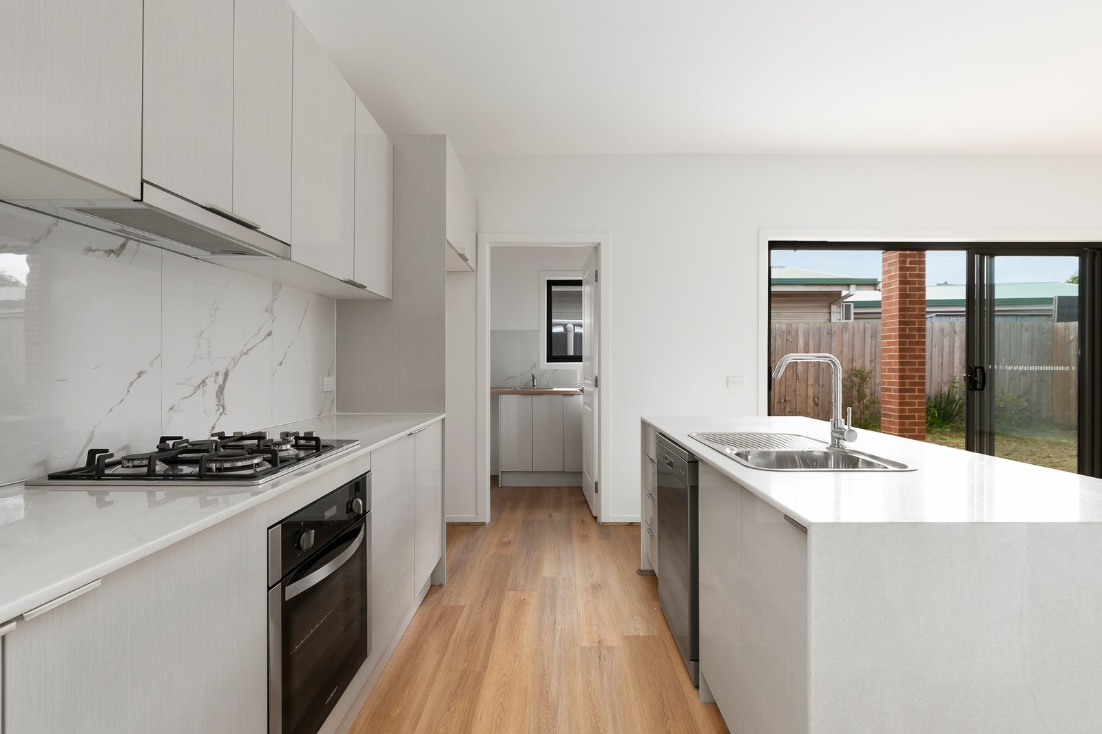 Gallery: 2/25 Larool Crescent