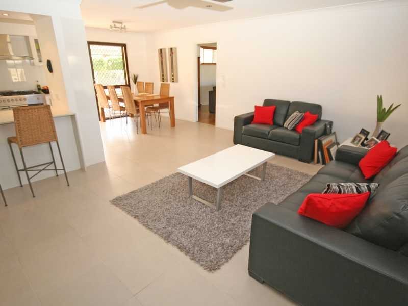 225 Mallawa Drive PALM BEACH 3