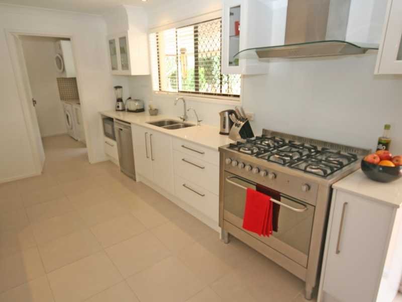 225 Mallawa Drive PALM BEACH 5