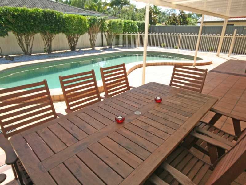 225 Mallawa Drive PALM BEACH 2